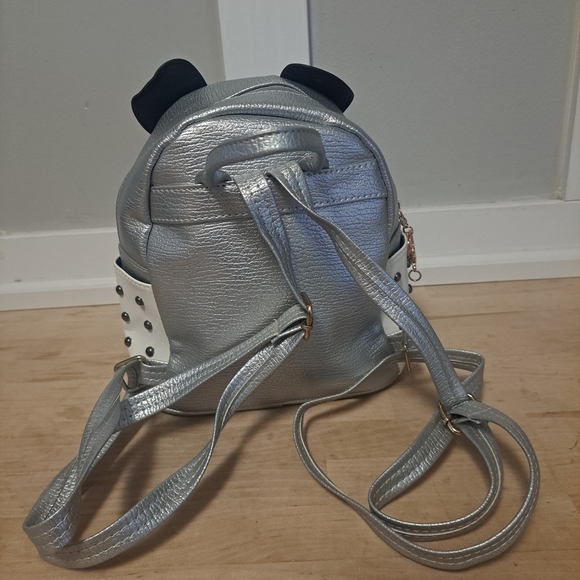 Bag Wizard Panda Mini Backpack – Silver Faux Leather with Studded Side Pockets - Picture 3 of 5